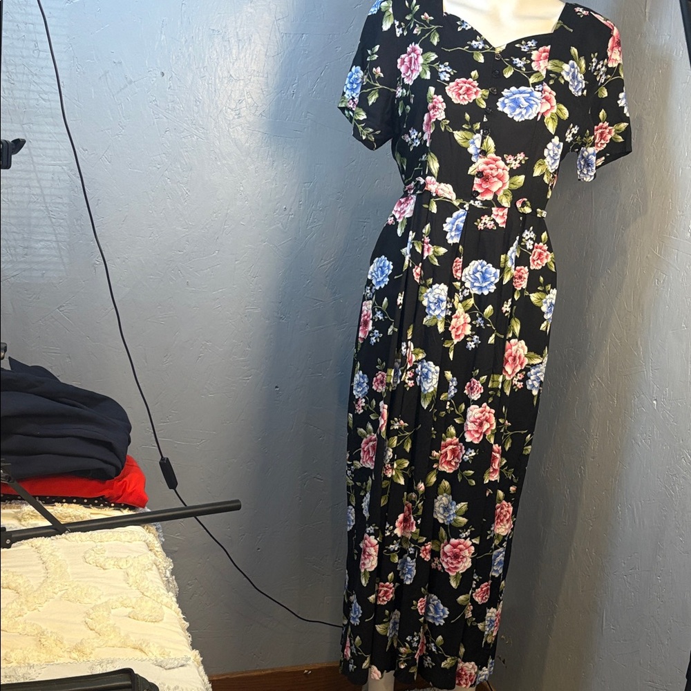 Erika Black Floral Midi Dress